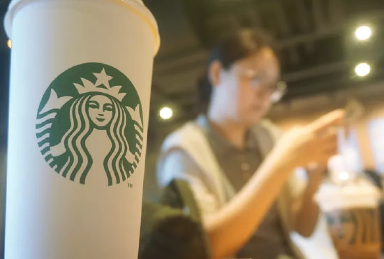 星巴克为咖啡师试(🌟)点生成式 AI 虚拟助手